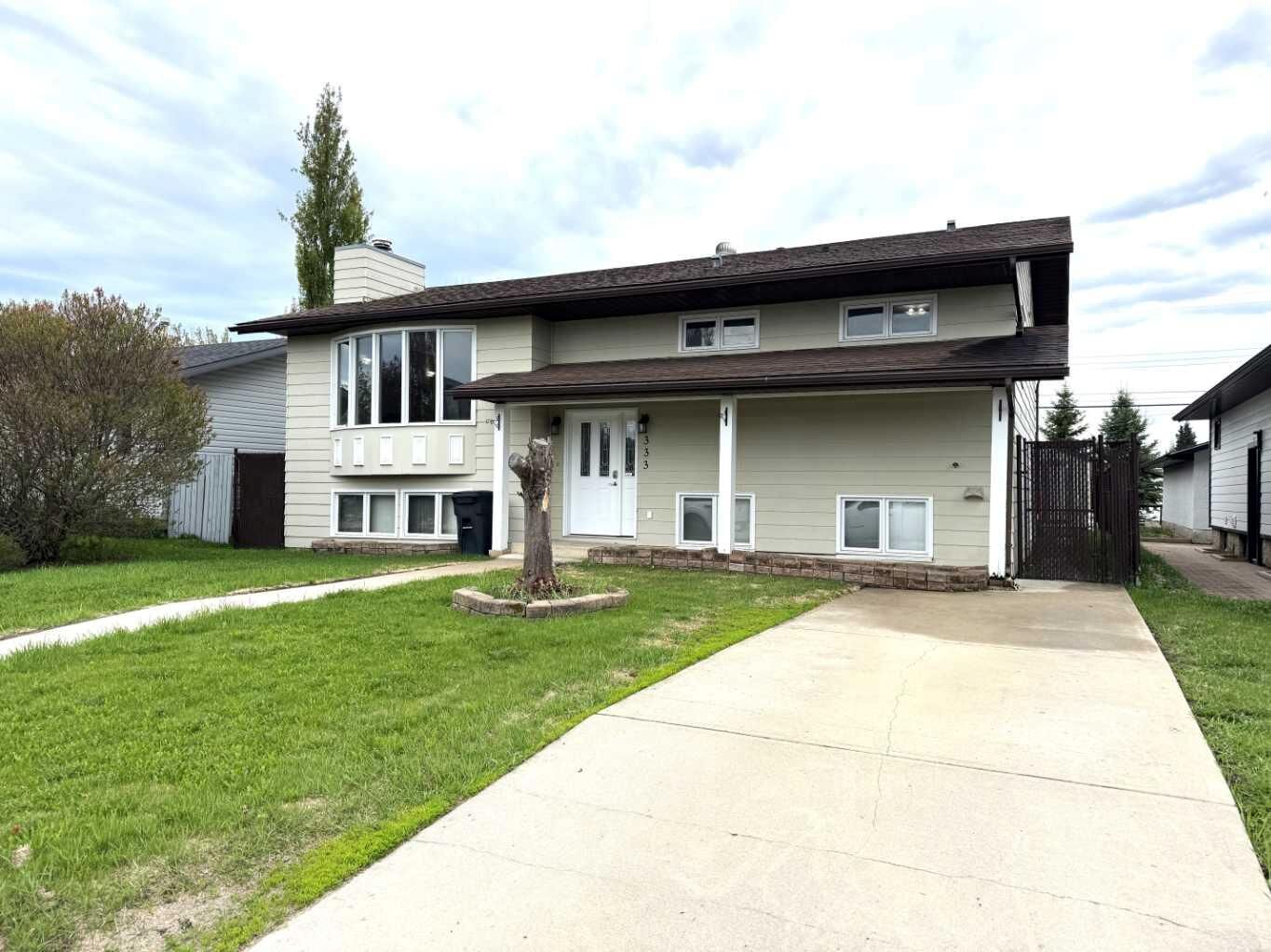 Property Photo:  333 3 Avenue NW  AB T0G 2A1 