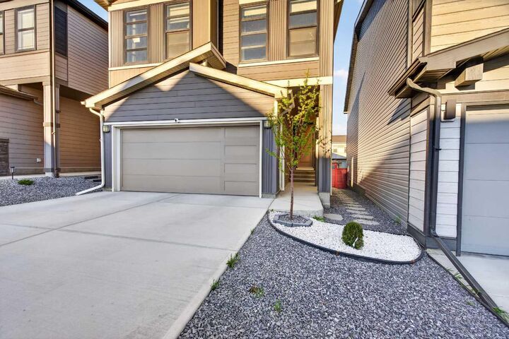 Property Photo: 36 Royston Rise NW AB T3L 0J2