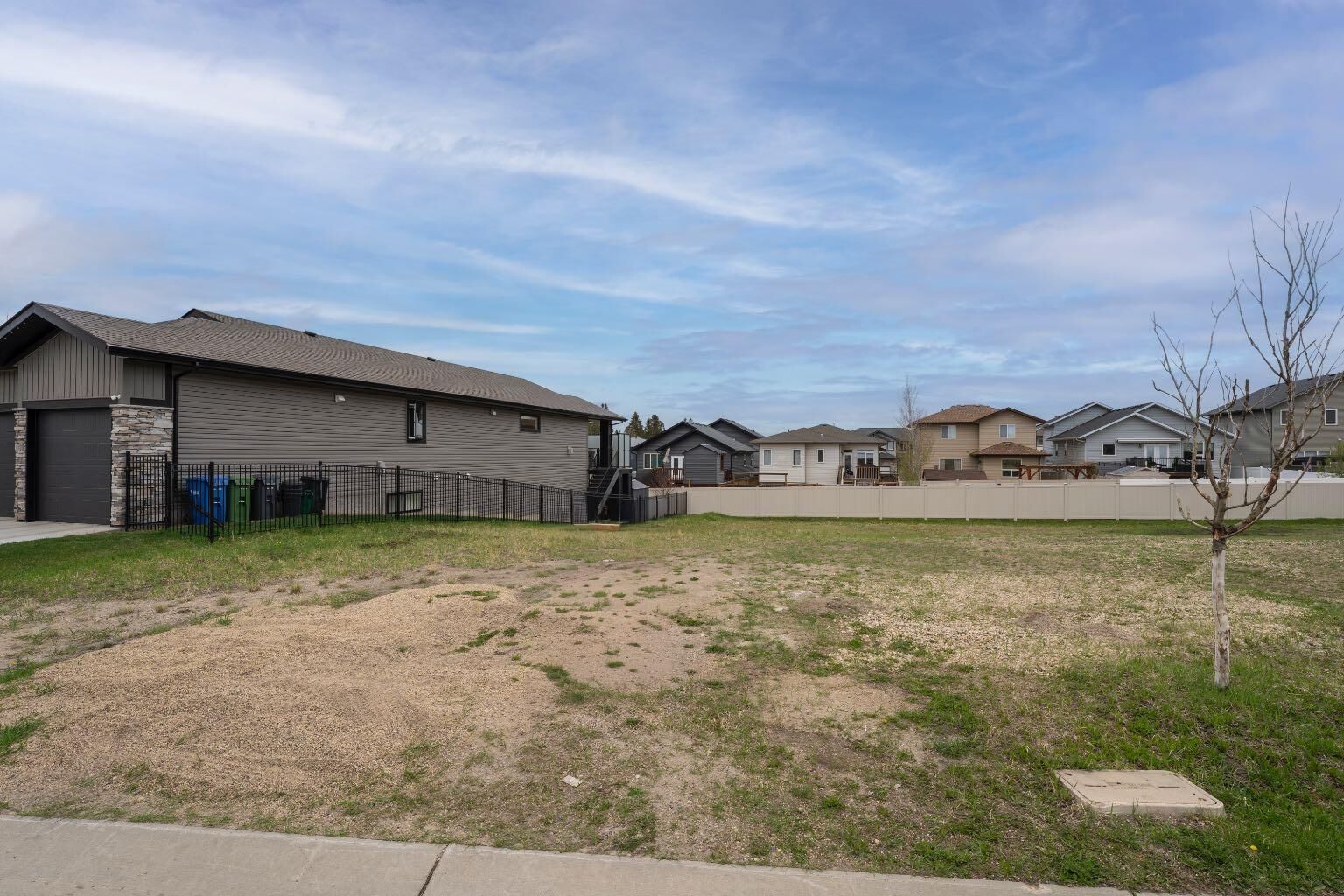 Property Photo: 6 Tyrrell Place AB T4P 0T8