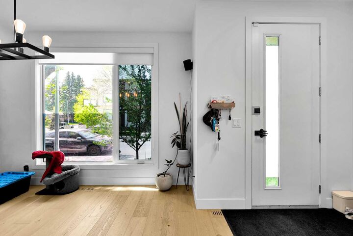 Property Photo: 2106 6 Street NW AB T2M 5C6