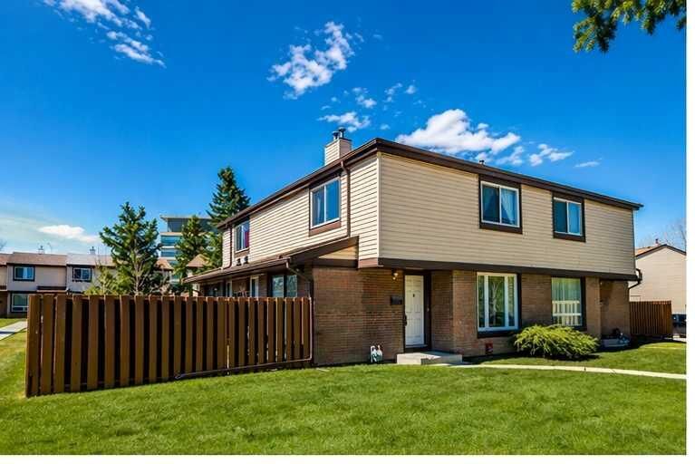 Property Photo: 2727 Rundleson Road NE 45 AB T1Y 3Z3