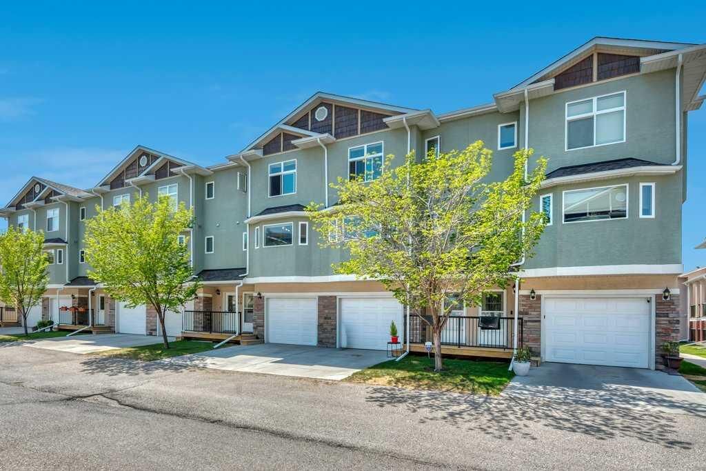 Property Photo: 318 Strathcona Circle AB T1P 0B1