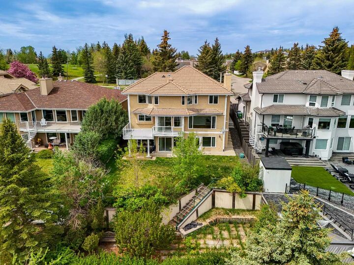 Property Photo:  2740 Signal Ridge View SW  AB T3H 2J5 