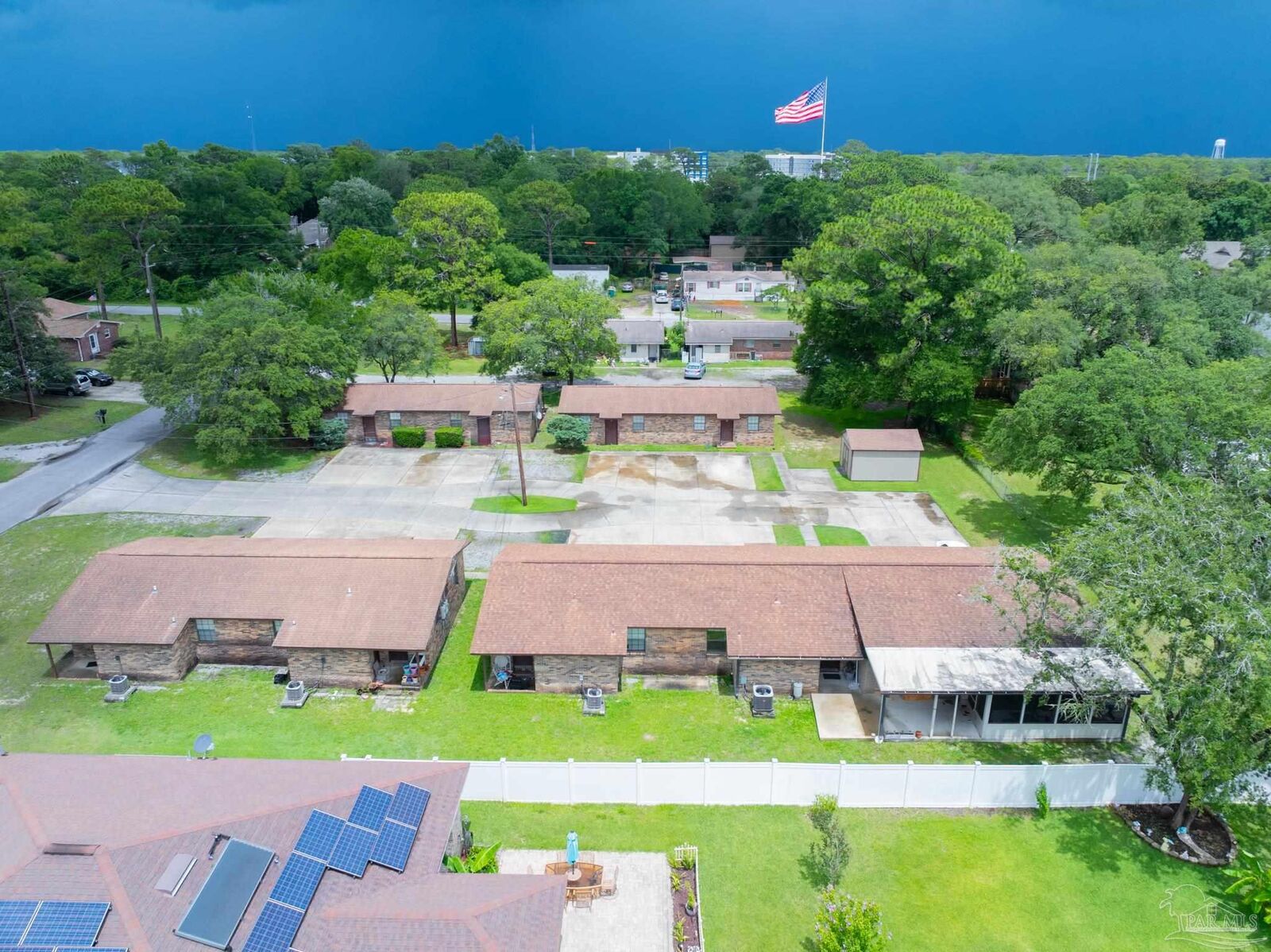 Property Photo:  818 Lark St, Fo Lark Ave 1,2,3,4  FL 32547 