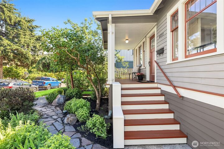 Property Photo:  6051  6th Avenue NW  WA 98107 