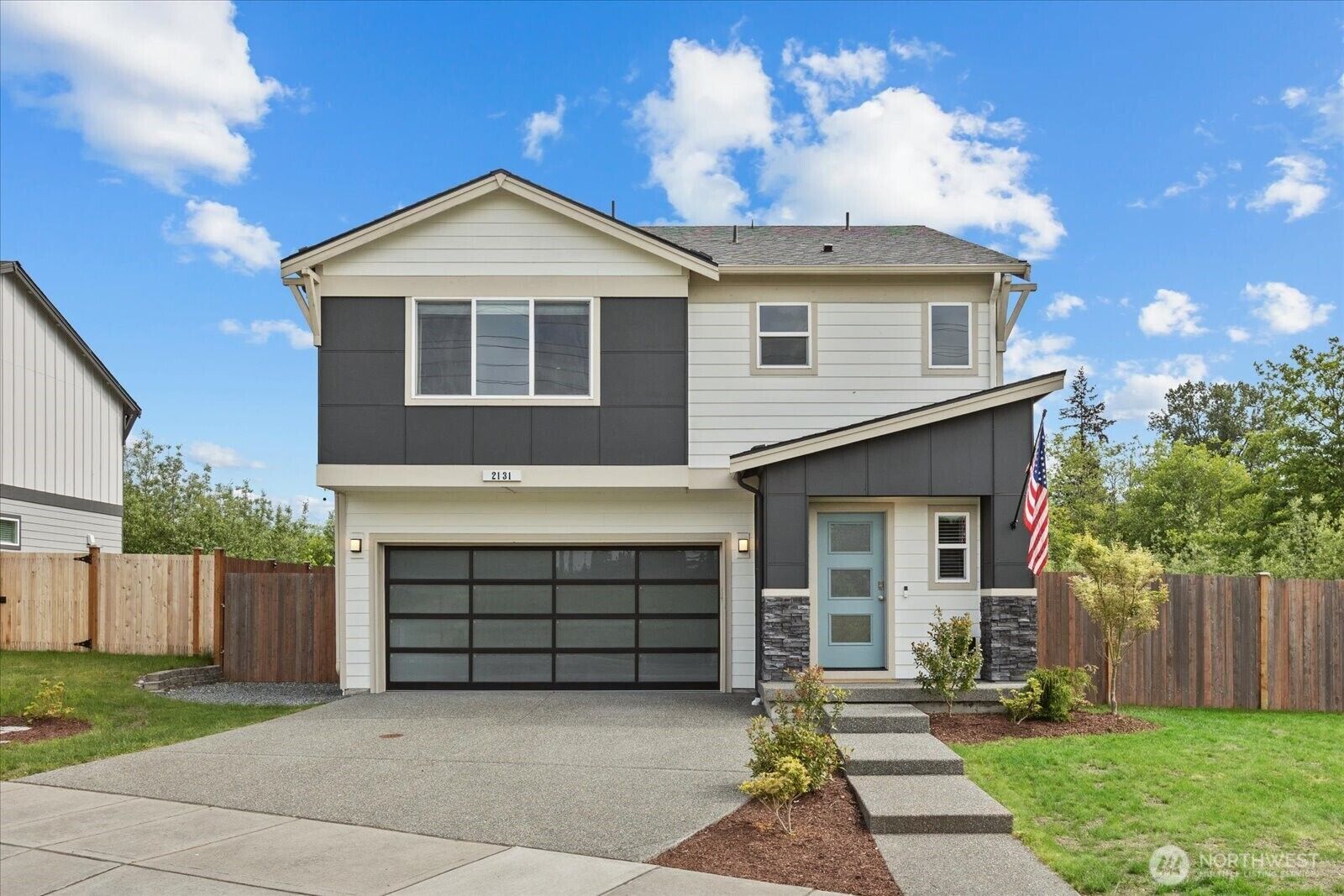 Property Photo: 2131 8th Place WA 98290