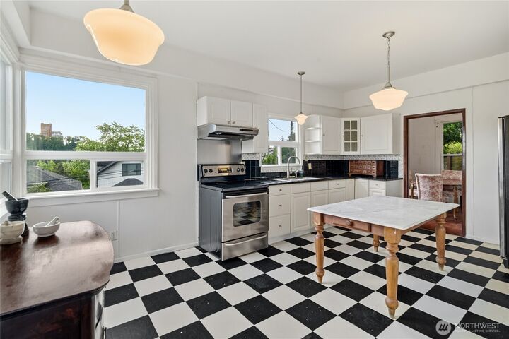 Property Photo:  1012  20th Avenue  S  WA 98144 
