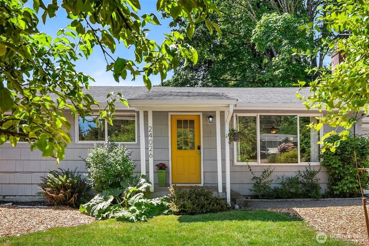 Property Photo: 24026 54th Avenue W WA 98043