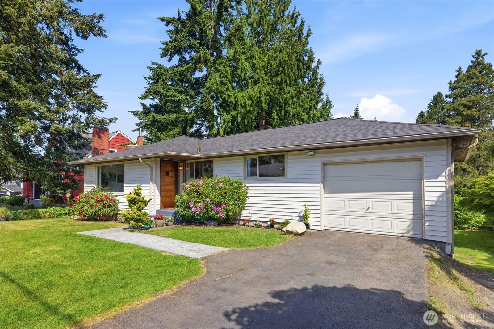 Property Photo: 1118 SW 142nd Street WA 98166