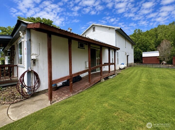 Property Photo:  402  Juniper Street  WA 98844 