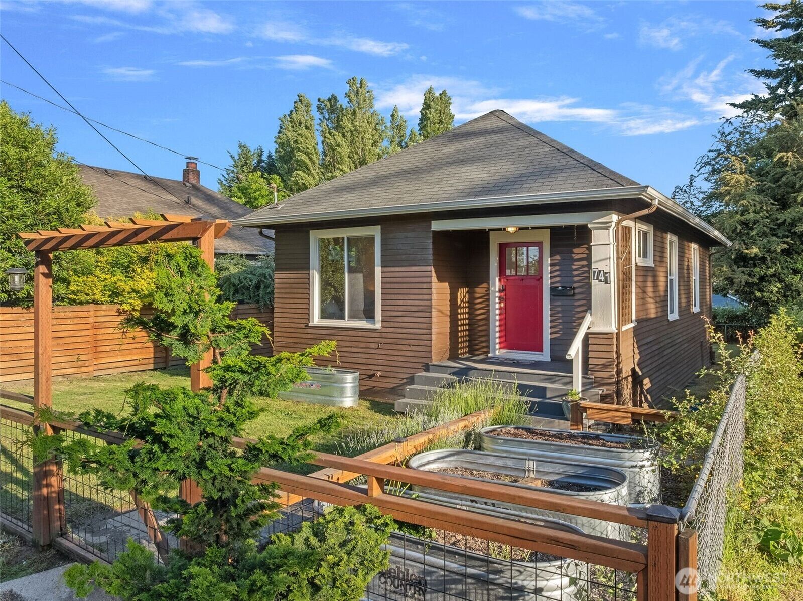 Property Photo:  741 S Henderson Street  WA 98108 