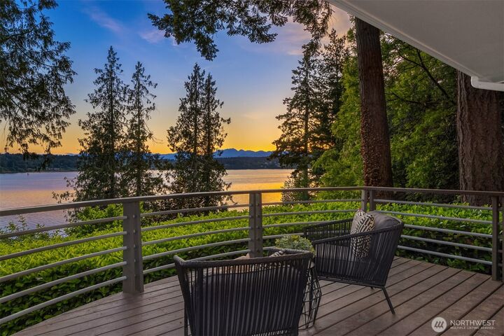 Property Photo: 9453 Olympus Beach Road NE WA 98110