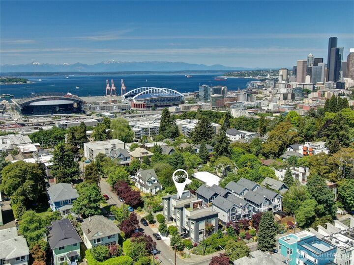 Property Photo:  1318 S Atlantic Street  WA 98144 
