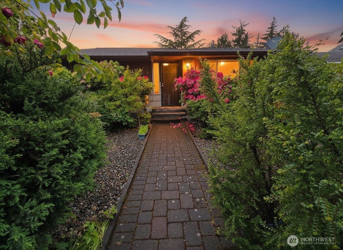 Property Photo: 9651 21st Avenue SW WA 98106