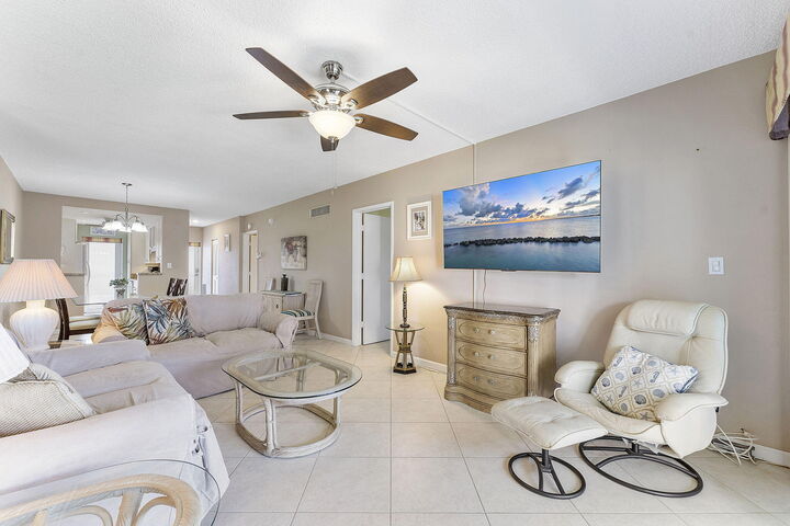 Property Photo: 101 NE 19th Avenue 208 FL 33441