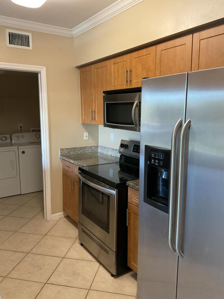 Property Photo: 6410 Emerald Dunes 202 Drive 202 FL 33411