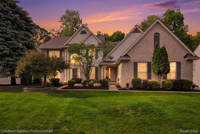 Property Photo:  2891 Greenbrooke Lane  MI 48324 