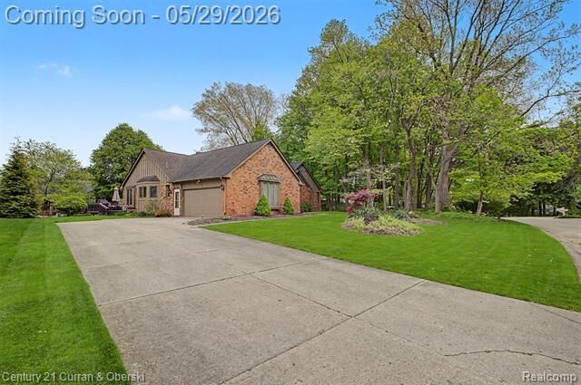 Property Photo:  21470 Woodfarm Drive  MI 48167 