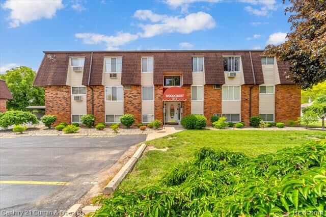 Property Photo:  517 John Anderson Court 71  MI 48162 