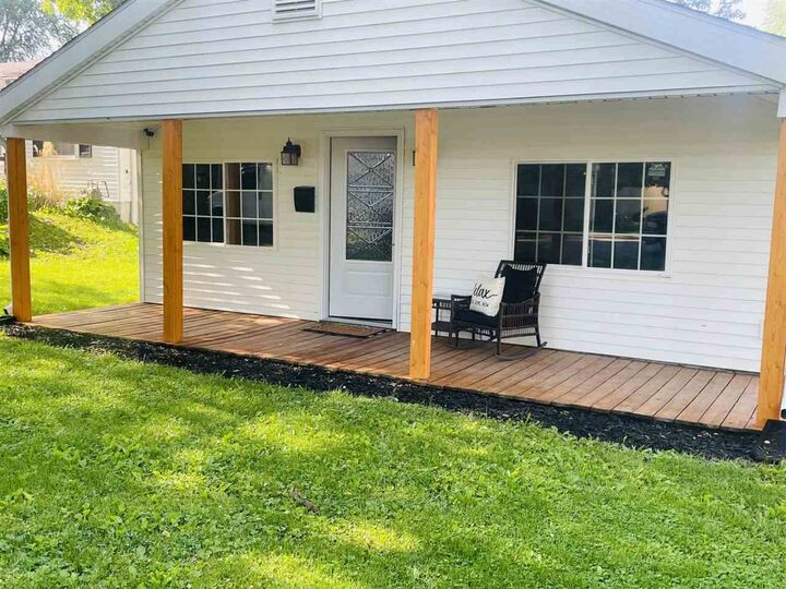 Property Photo: 417 W Parkway Drive IN 47327