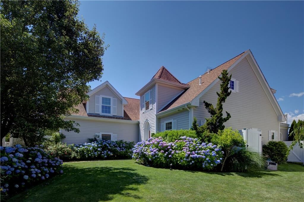 Property Photo:  34 Wimbledon Circle  RI 02871 