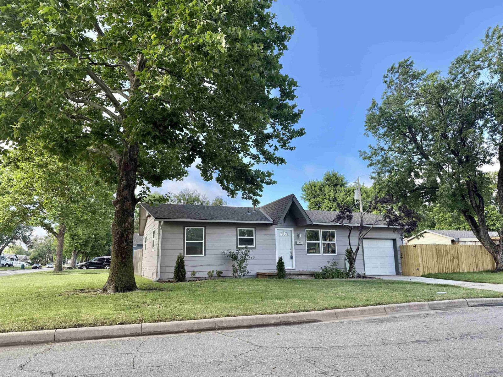 Property Photo:  2601 W 30th  KS 67217 