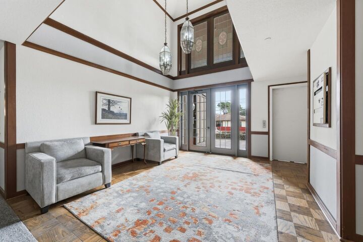 Property Photo:  112 Madison Avenue 109  CA 94402 