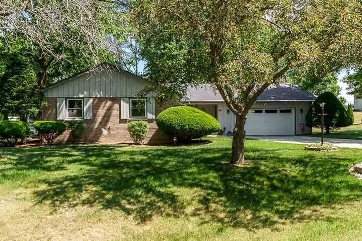 Property Photo:  807 E Holiday Drive  WI 53511 