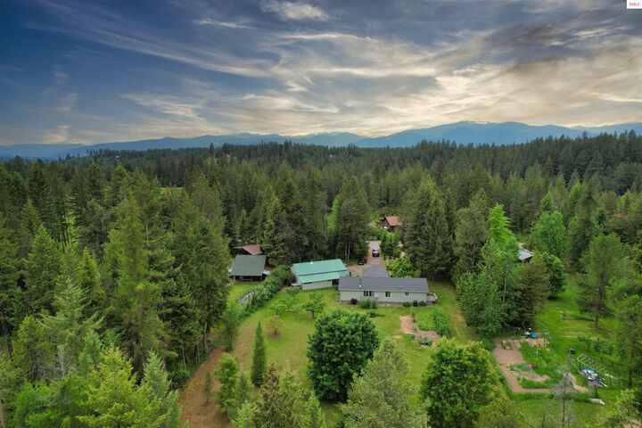 Property Photo: 392 Shingle Mill Loop ID 83805