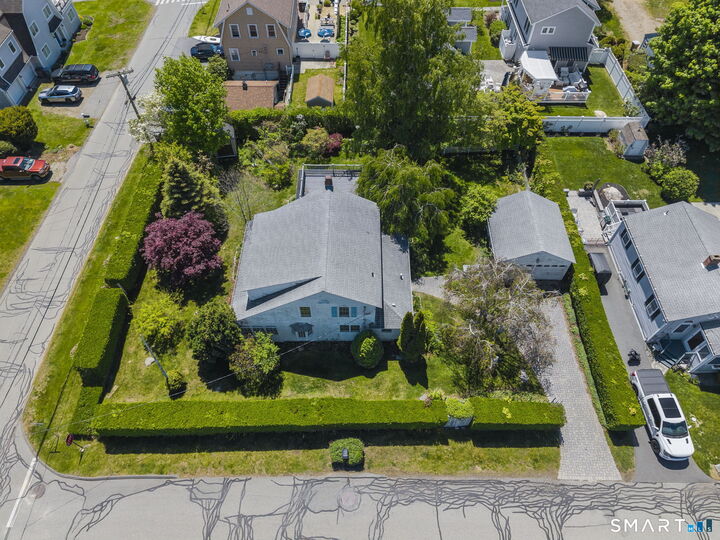 Property Photo:  11 Sunrise Avenue  CT 06357 