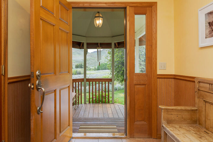 Property Photo:  293 Indian Creek Rd  ID 83333 