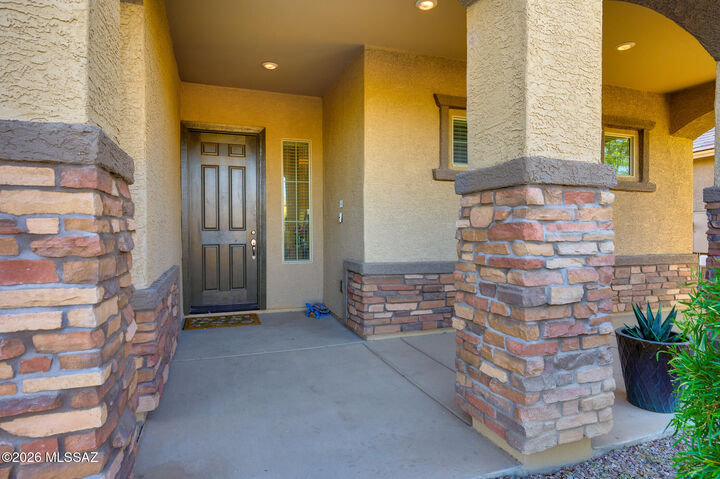 Property Photo:  12537 N Denton Way  AZ 85653 