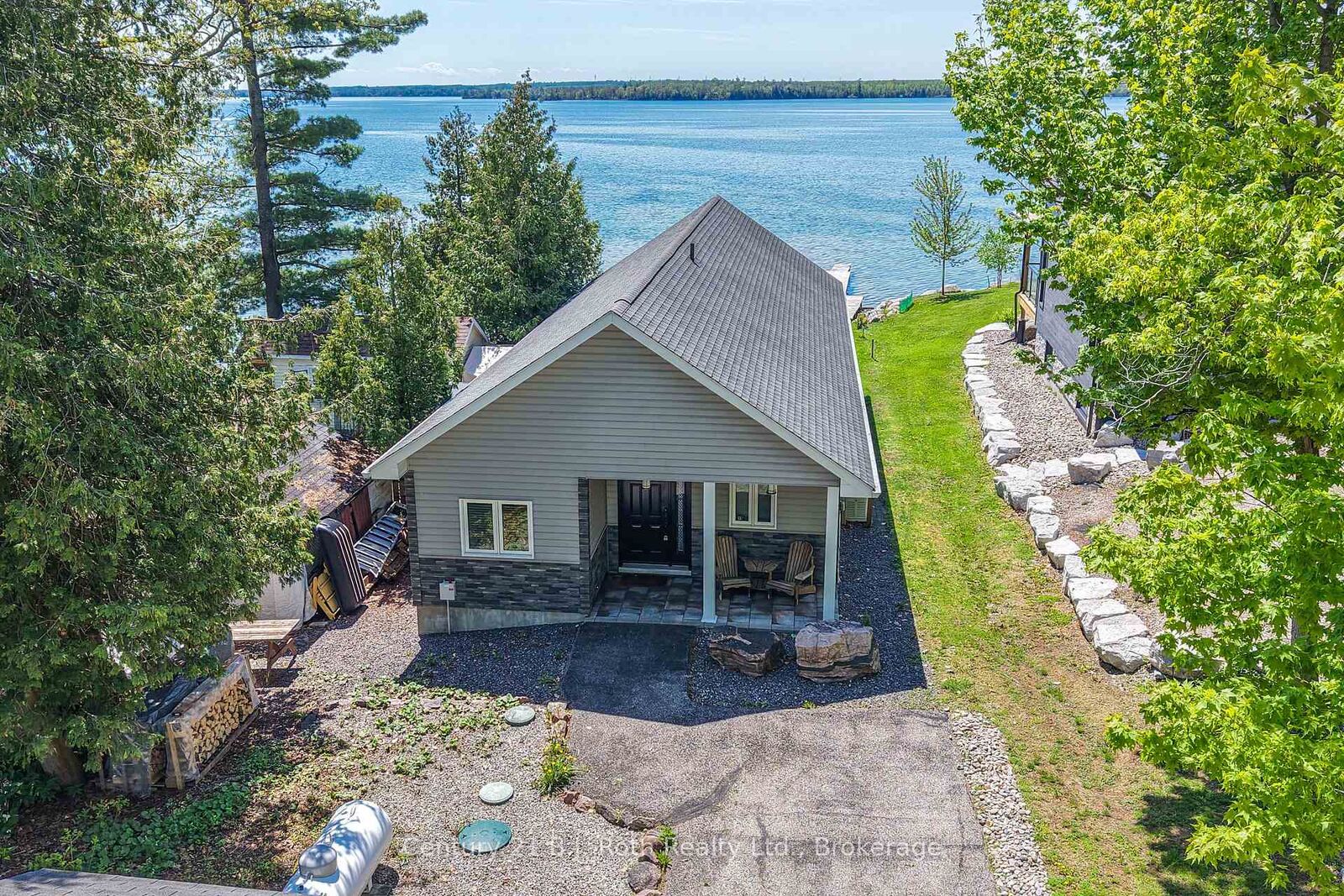 Property Photo: 7304 Glen Ellen Drive ON L0K 2B0