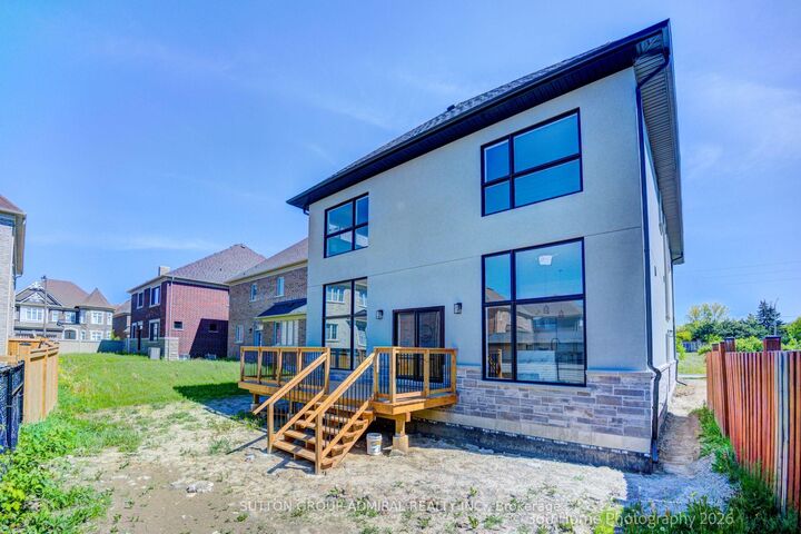 Property Photo: 26 Valleywest Road ON L6P 4R5