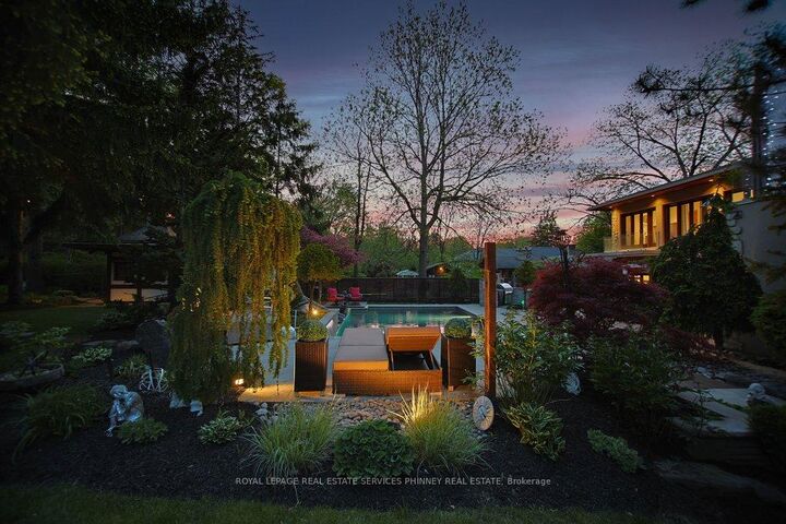 Property Photo: 1188 Birchview Drive ON L5H 3C8
