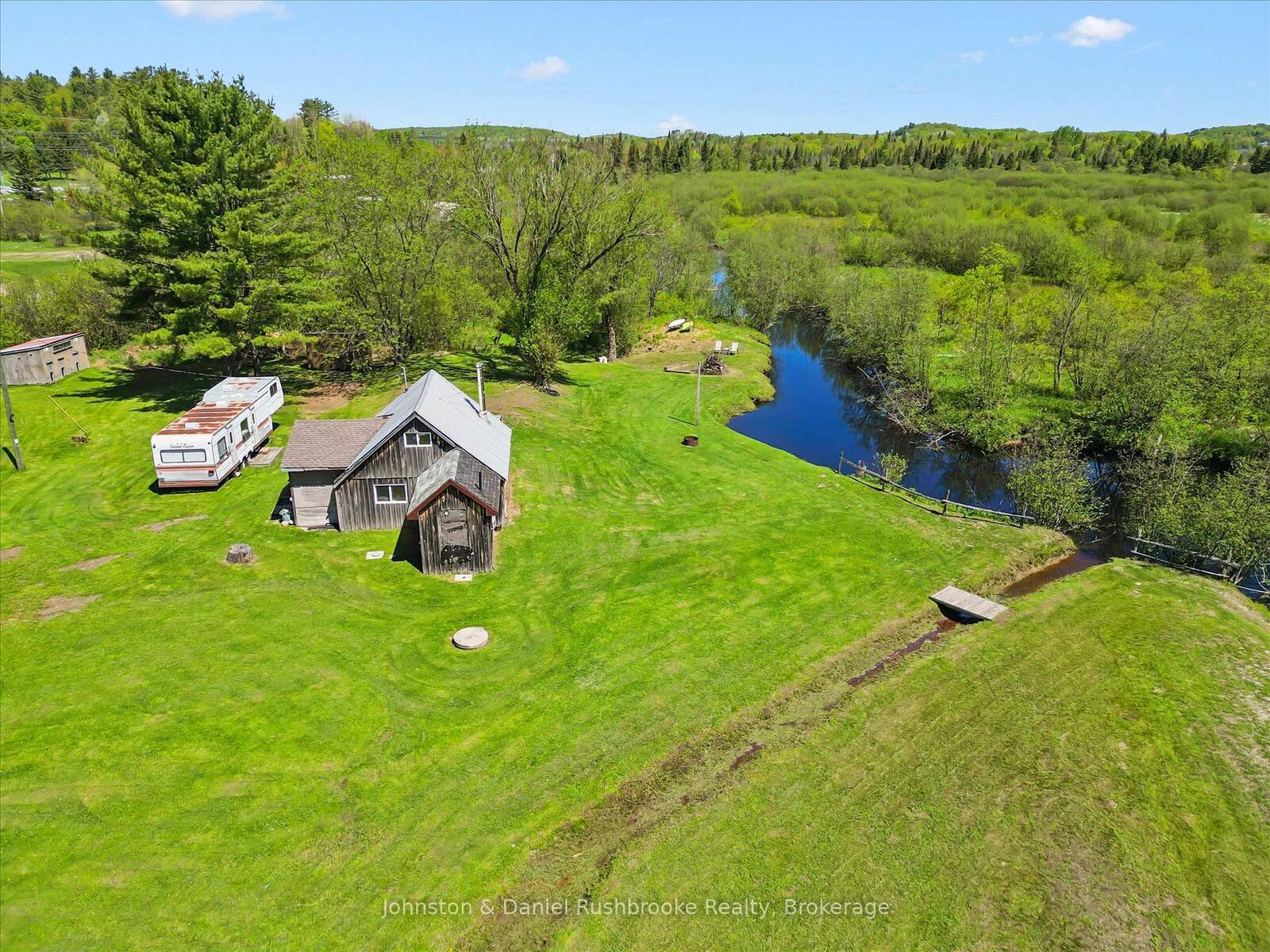 Property Photo: 68 Rowanwood Road ON P0B 1M0
