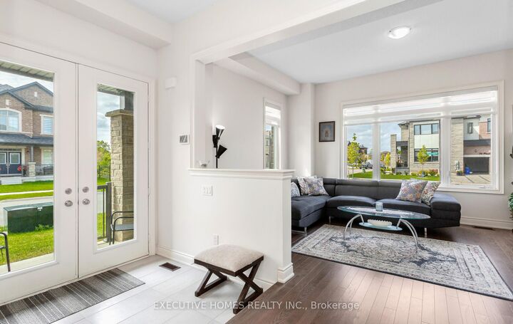 Property Photo: 77 Pond View Gate ON L8B 2A1
