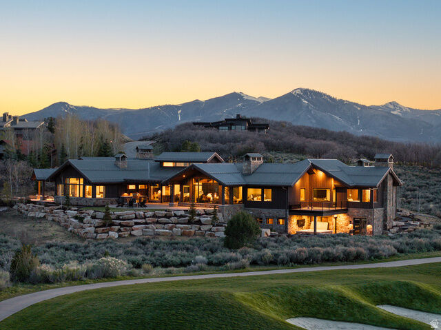 Property Photo: 2350 E Slingshot Way UT 84036