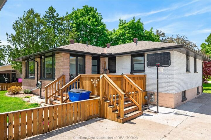Property Photo: 944 McNaughton Avenue ON N7L 0E4