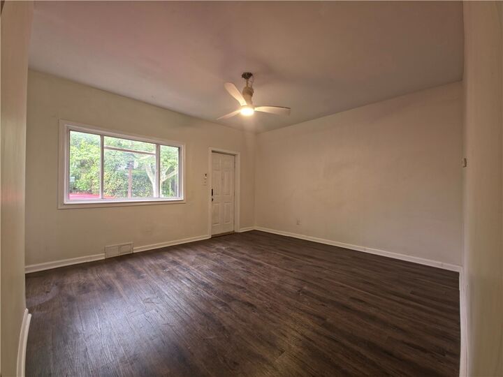 Property Photo:  1405-1407 West  PA 15120 