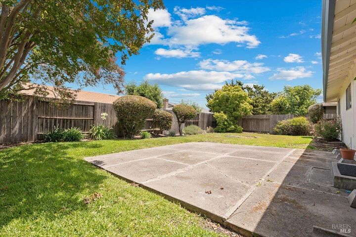 Property Photo: 405 Ely Boulevard CA 94954