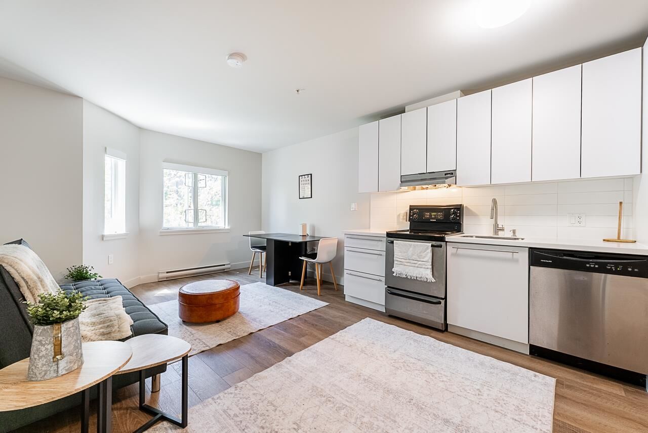 Property Photo: 370 Carrall Street 401 BC V6B 2J3