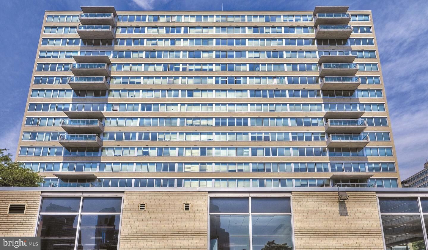 Property Photo:  2200 Benjamin Franklin Parkway S1401  PA 19130 