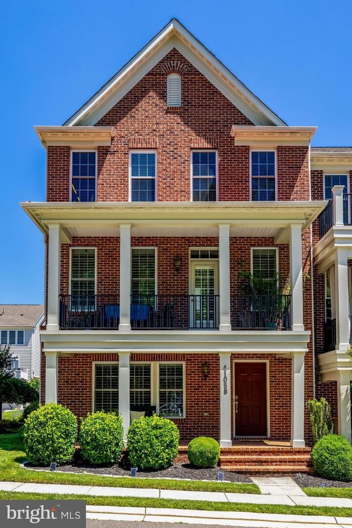 Property Photo: 41058 Dorati Square VA 20175