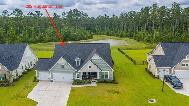 Property Photo: 202 Huguenot Trail SC 29450