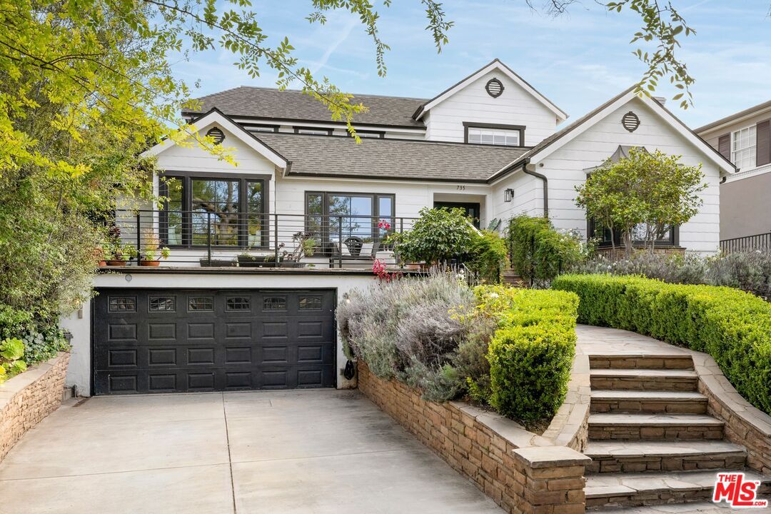 Property Photo: 735 Thayer Ave CA 90024