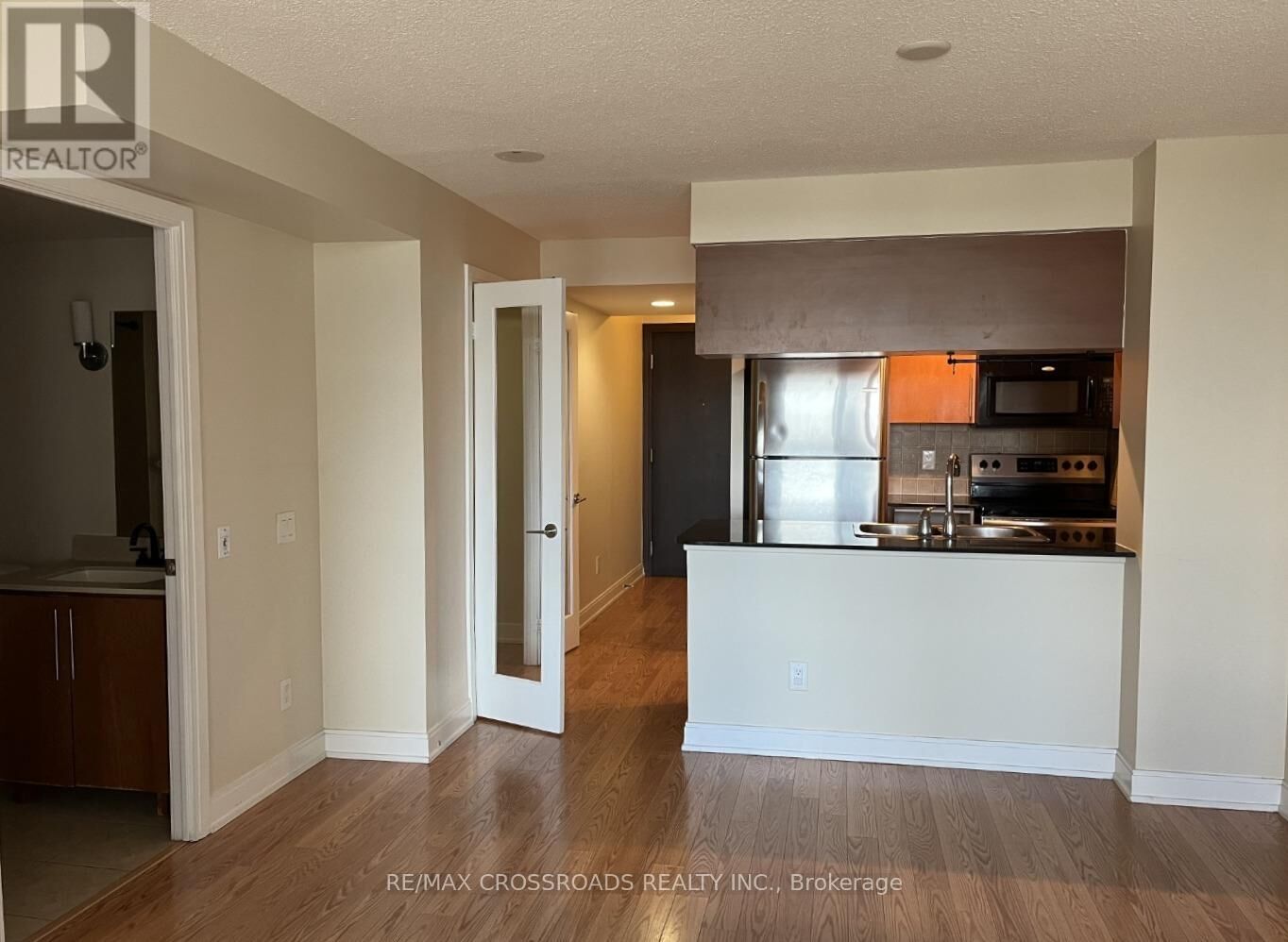 Property Photo: 25 Viking Lane 658 ON M9B 0A1