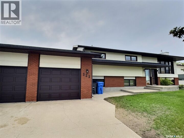Property Photo: 322 Spruce Drive SK S4A 2G1
