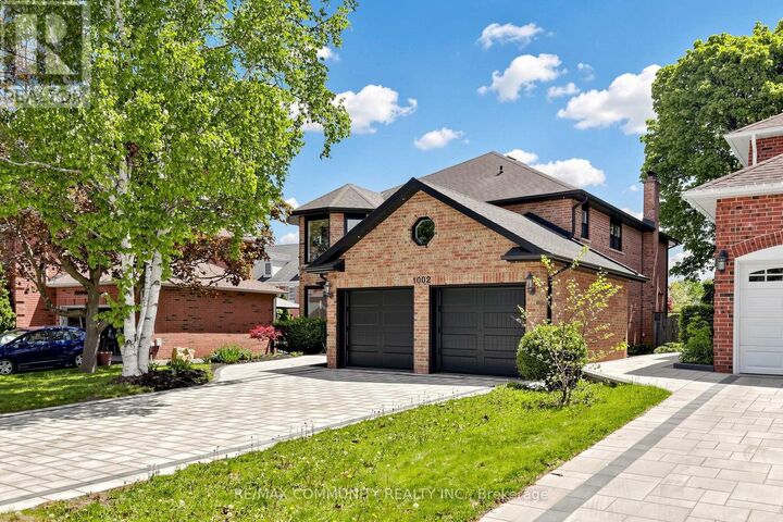 Property Photo: 1002 Riverview Crescent ON L1V 4M5