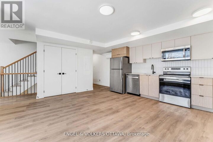 Property Photo: 156 Fifth Avenue 3 ON K1S 2M8